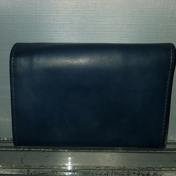 102 La Grande  wallet and change purse.  Size  os - Picture 2 of 8